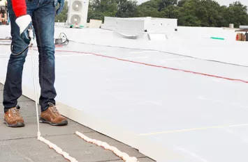Bonding on roof surfaces